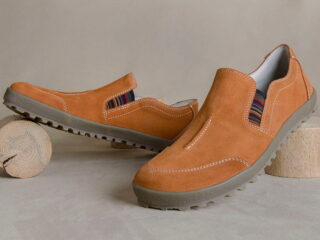 E1 barefoot shoes orange chunky tread (1)